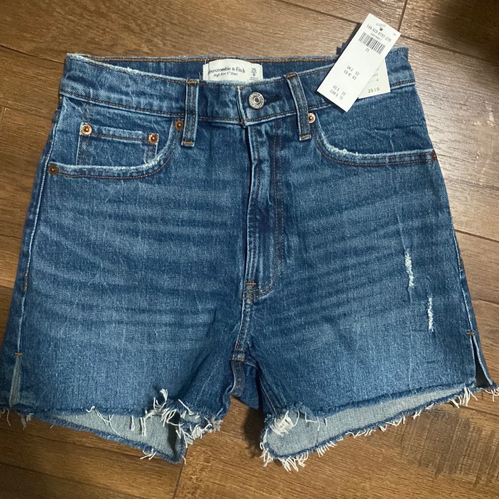 Abercrombie High Rise 4" Short